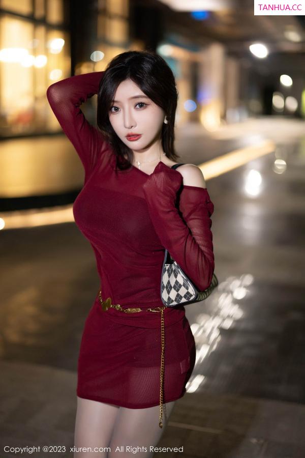 王馨瑶  [XiuRen]高清写真图 2023.09.15 No.7400 王馨瑶yanni 黑丝美腿第4张图片